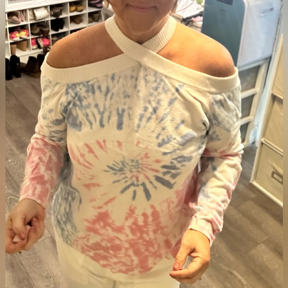 Cold shoulder top